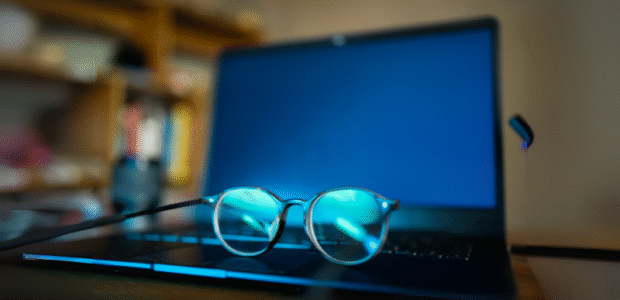 Reduce Eye Strain with laptop image